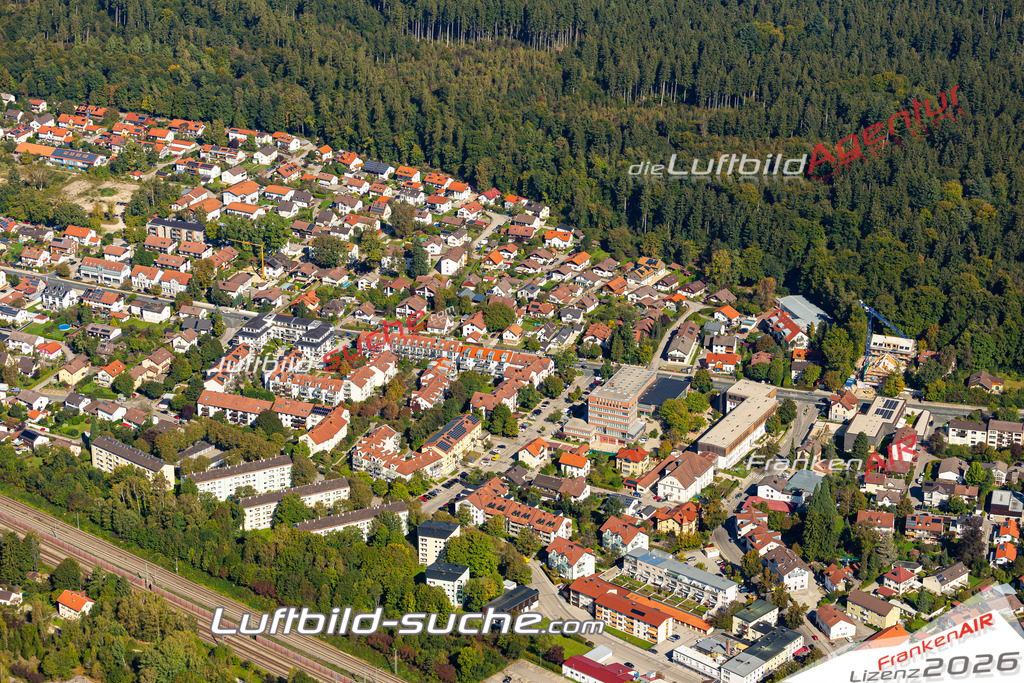 Aktuelles Luftbild von  Kirchseeon Kauf mit Lizenz / Bildrechten möglich- Die Luftaufnahme wurde 2021 mittels UL-Flugzeug erstellt ( keine Drohne ) - hochauflösende Kamera-Systeme von  Canon -Beste Qualität - Für grossformatige Ausdrucke geeignet. Die Geschenkidee !