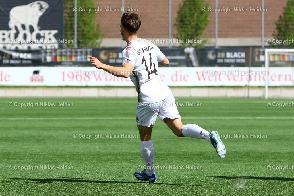 NH_Teutonia05_FCStPauliU23_RegionalligaNord_14042024 | #14 Marc Niclas Dühring (FC St. Pauli U23) bejubelt seinen Treffer zum 1:1.

Regionalliga Nord I 29. Spieltag I 14.04.2024