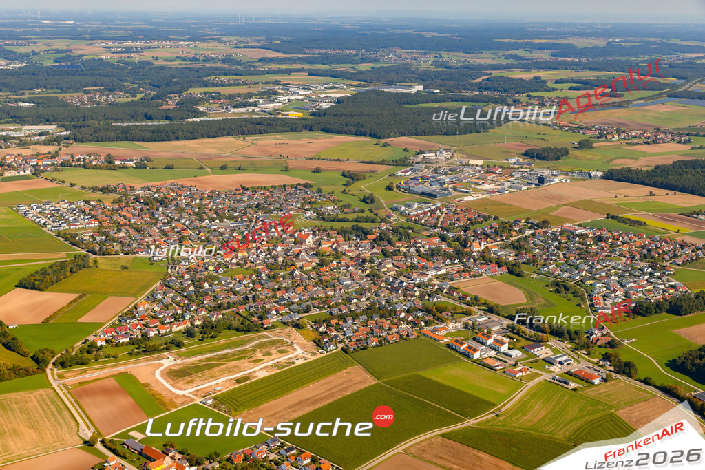 Luftaufnahme von  Burgoberbach - Die Luftaufnahme wurde 2025 vom UL-Flugzeug heraus erstellt ( keine Drohne ) - Hochauflösende Luftaufnahme - für professionelle Ausdrucke geeignet. Die Geschenkidee !Mit Lizenz und Bildrechte bestellbar