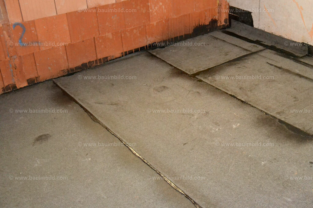 bib-lg05-abdichtungen-0052 | Nach LV-Leistungsgruppen sortierte Detailfotos über den Bau eines Hauses. Alle Hausbau-Bilder direkt vom Urheber und Autor der Website Haus-Selber-Bauen.com