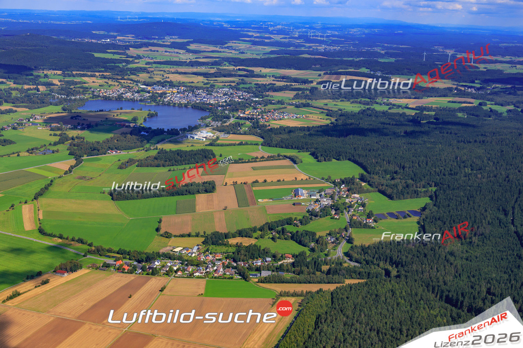 Die Luftaufnahme Wessenhaid - Weissenstadt wurde 2017 mittels Flugzeug (keine Drohne) erstellt. Perfekte Schärfe und Druck- Auflösung- Garantiert!