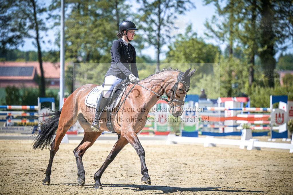 DOS_8819 | Entdecke hochwertige Reitturnierfotos von Foto Oger. Professionell, emotional und authentisch – jetzt Lieblingsmomente im Shop bestellen. - Realisiert mit Pictrs.com