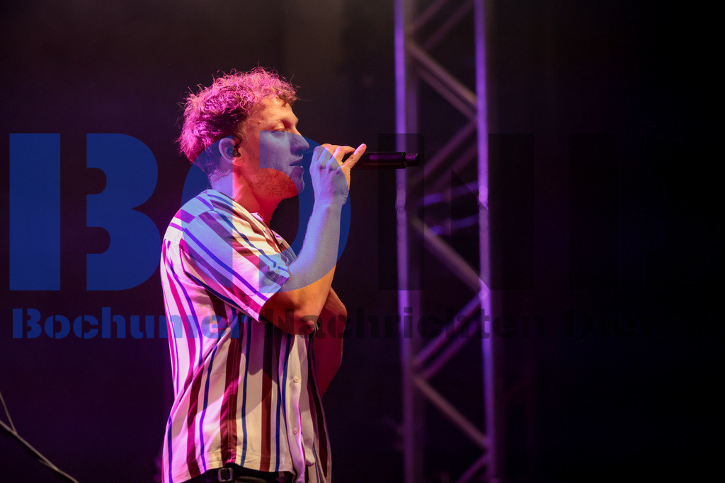 Zeltfestival Ruhr 2024 - Joris  {date} -  | {headline}(Foto: Sebastian Sendlak / BOND) - Realisiert mit Pictrs.com