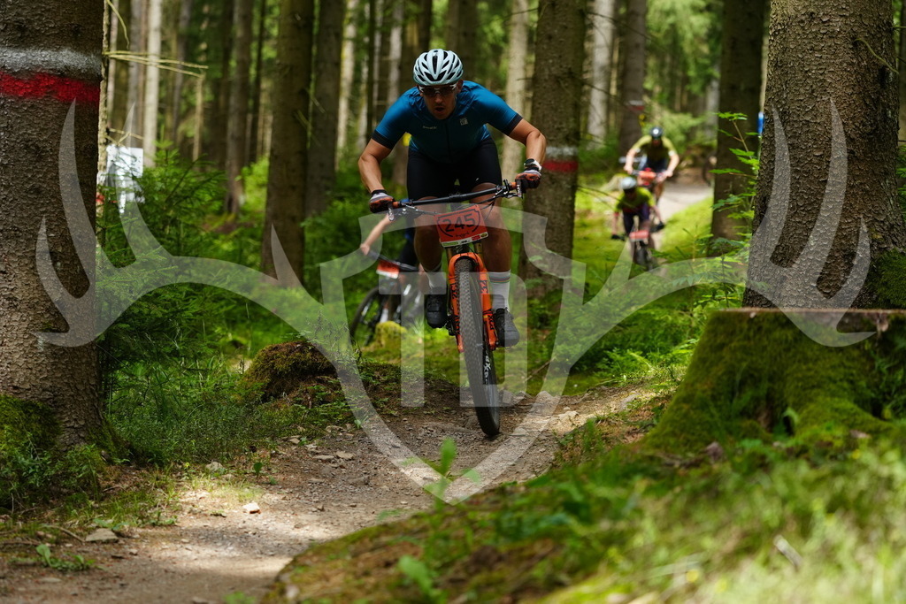 FC100337 | Fotogalerie der Treibjagd im Dunkelwald - Dein MTB Etappenrennen im Erzgebirge - Realisiert mit Pictrs.com