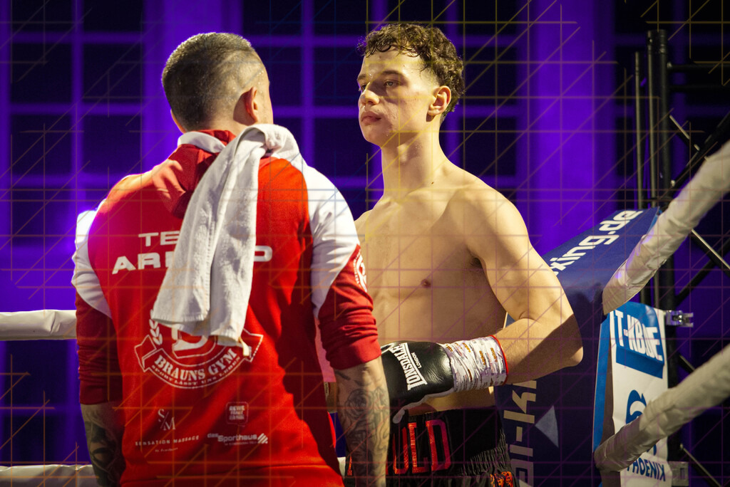 Domenik Arnold erster WM KAmpf 02 2026 tomafocus TB00104 | professionelle Sport- und Eventfotografie von Tomafocus – dynamische Bilder, emotionale Momente und hochwertige Aufnahmen für jeden Anlass. - Realisiert mit Pictrs.com
