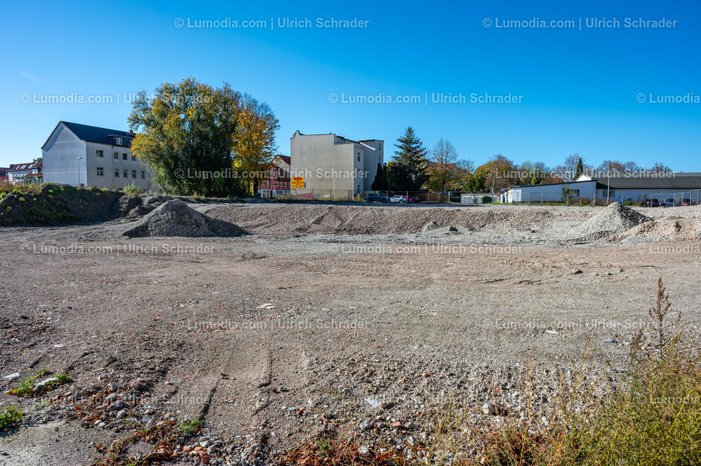 10049-13357 - Abrissfläche in Halberstadt | Stockfoto und Bilderpool mit Bildmaterial aus Deutschland, dem Harz, Halberstadt, Quedlinburg, Wernigerode und weltweit. Qualitativ hochwertige und professionelle Fotos anschauen und kaufen. - Realisiert mit Pictrs.com
