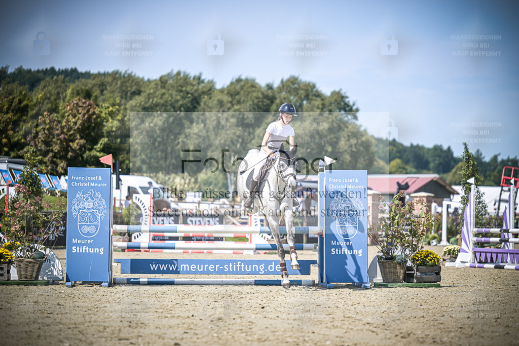 DOS_3372 | Entdecke hochwertige Reitturnierfotos von Foto Oger. Professionell, emotional und authentisch – jetzt Lieblingsmomente im Shop bestellen. - Realisiert mit Pictrs.com
