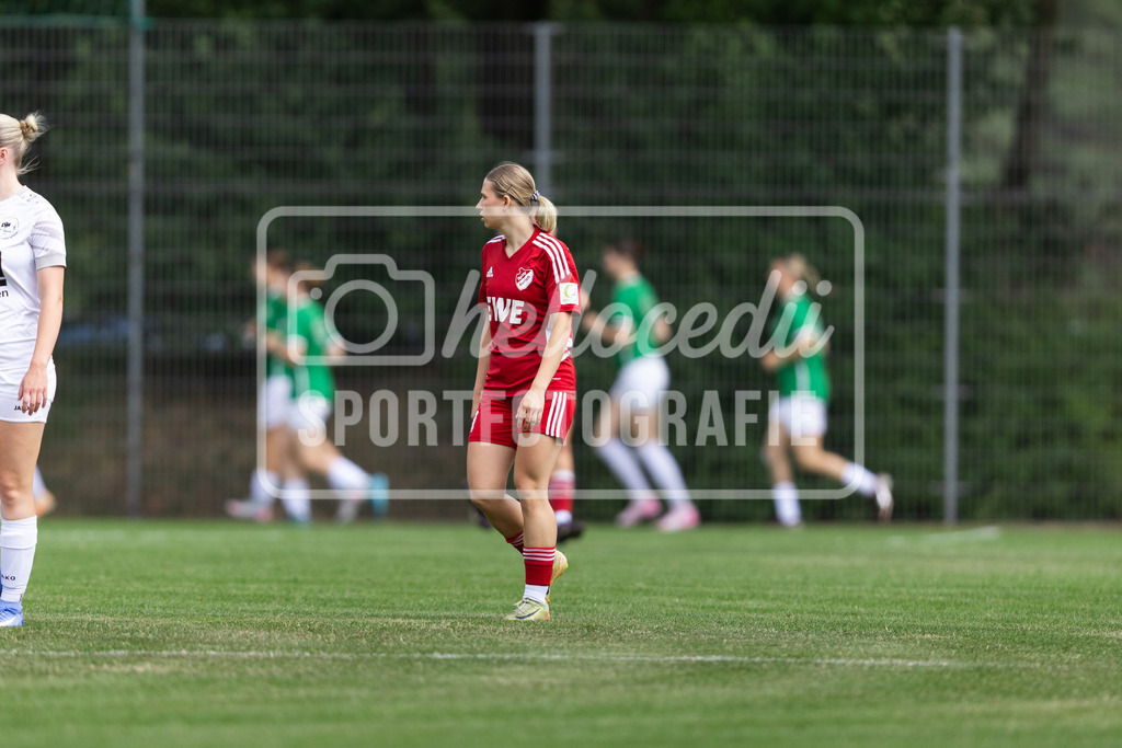 Fußball I Frauen I Testspiel I SpVg Aurich - DJK Arminia Ibbenbüren I 15334 | realhellocedii - Realisiert mit Pictrs.com