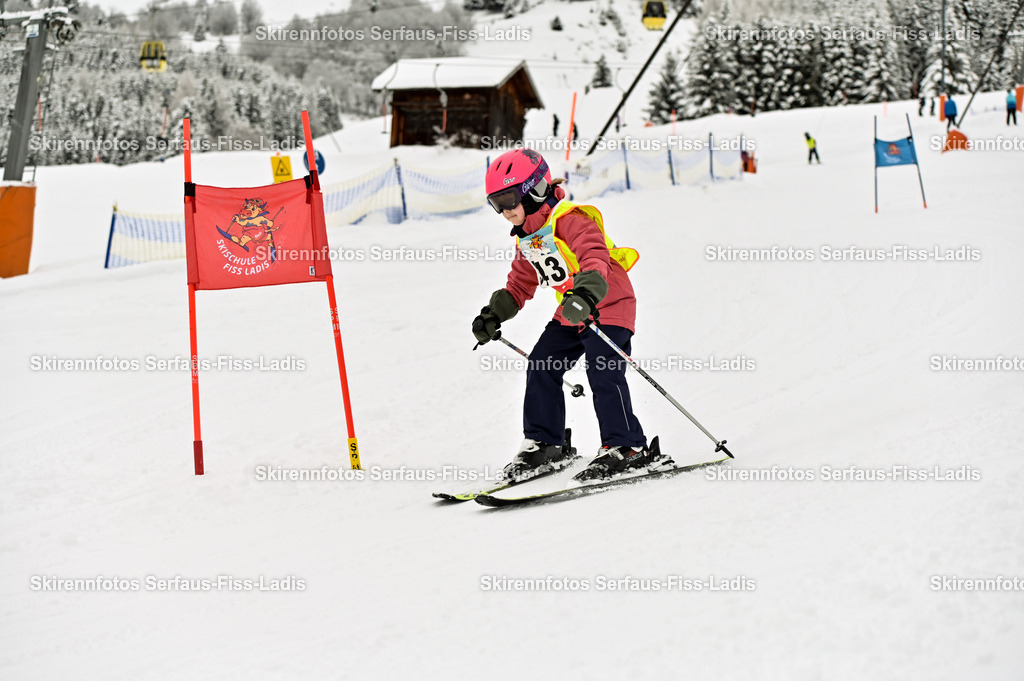 SRF_20.02.2026_0479 | Skirennfotos,Serfaus,Fiss,Ladis,Kinderskirennen,Winter,Tirol,Oberland,skirace,SFL,feelfree,weil wir's genießen,ski,Ski,skifahren,Sonnenplateau, - Realisiert mit Pictrs.com