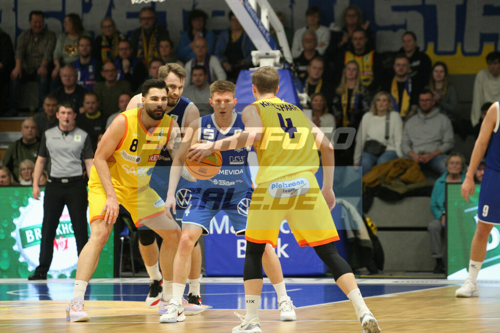 Phoenix Hagen - Bochum | Bjarne Kraushaar am Ball - © Sportfoto-Sale (MK) - Realisiert mit Pictrs.com