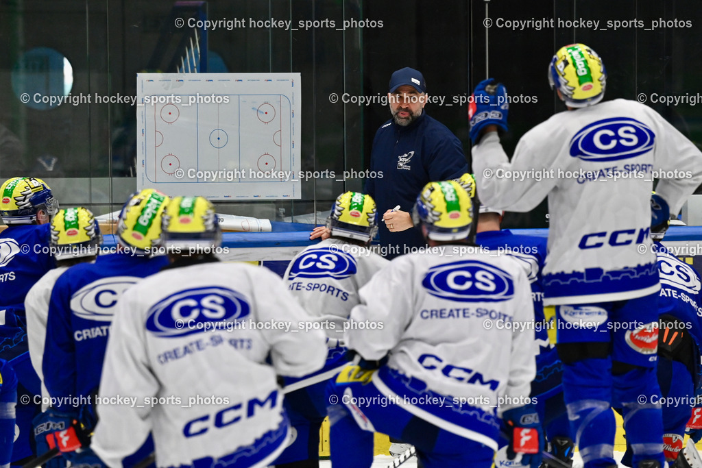Eistrainig EC VSV mit Headcoach Pierre Allard | Eistrainig EC VSV mit Headcoach Pierre Allard, 1. Eistrainig EC VSV mit Headcoach Pierre Allard am 02.12.2025 in Villach (Stadthalle Villach), Austria, (Photo by Bernd Stefan)
