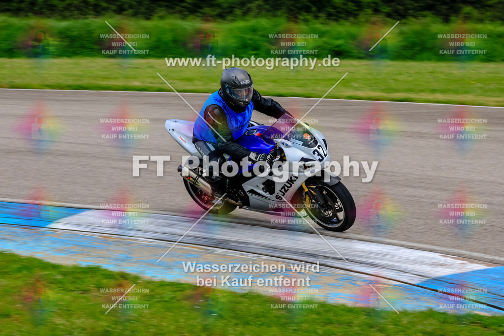 MotoTeam-9707 | Hier findet Ihr Bilder von Touristenfahrten auf der Nürburgring Nordschleife oder von anderen Veranstaltungen die ich besucht habe. Viel Spass beim Durch Schauen 
