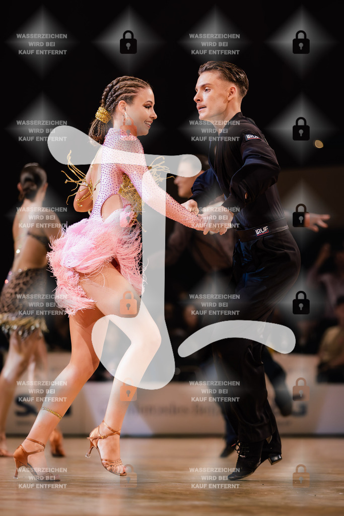 Goldstadtpokal 2025 - WDSF Open Latin Youth 19th (95) Andrey Markin _ Alissa Fritzler (ATC Blau-Gold in der TSG 1845 Heilbronn)-2025-01-25-7359 | Webshop for digital downloads and prints of dance sport, event & show photographer Julian Link - Realisiert mit Pictrs.com