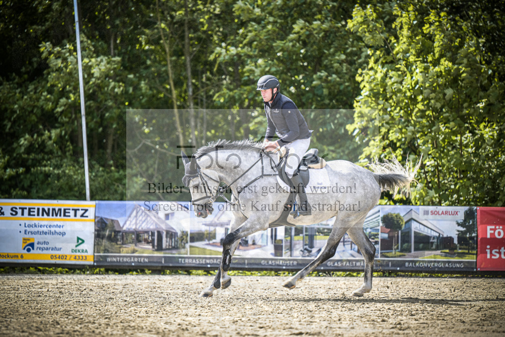 DOS_0112 | Entdecke hochwertige Reitturnierfotos von Foto Oger. Professionell, emotional und authentisch – jetzt Lieblingsmomente im Shop bestellen.Deutschlandweite Turnierfotografie. - Realisiert mit Pictrs.com