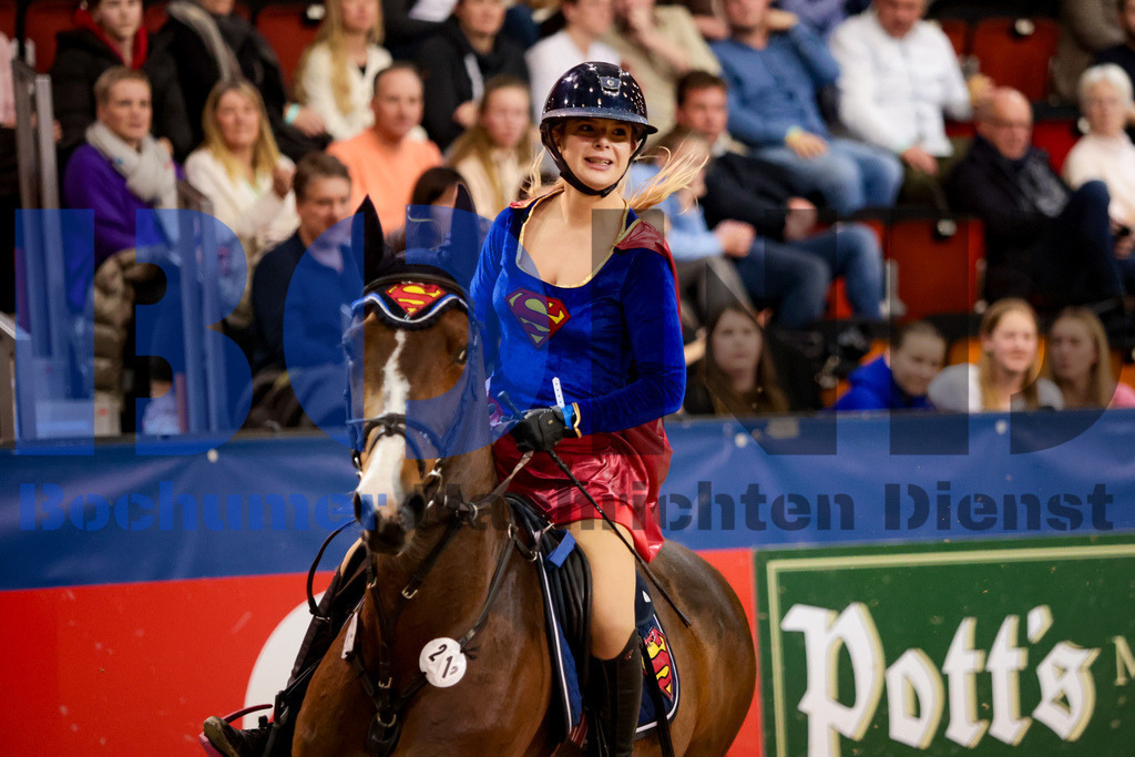 Agravis Cup 2024 - Kostuemspringen {date} -  | {headline}



(Foto: Sebastian Sendlak / BOND)

 - Realisiert mit Pictrs.com