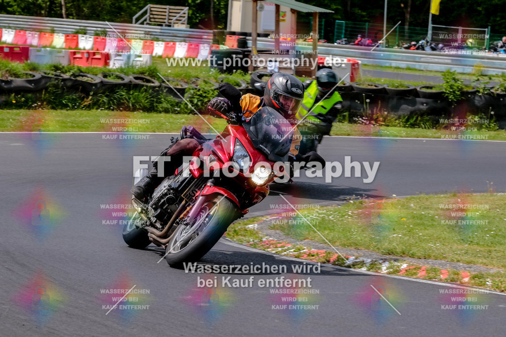 MotoTeamVBK-20976 | Hier findet Ihr Bilder von Touristenfahrten auf der Nürburgring Nordschleife oder von anderen Veranstaltungen die ich besucht habe. Viel Spass beim Durch Schauen 