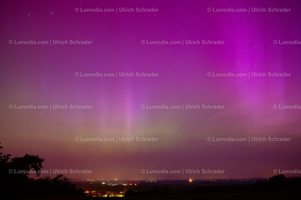 10049-13222 - Polarlicht am Huy | Stockfoto und Bilderpool mit Bildmaterial aus Deutschland, dem Harz, Halberstadt, Quedlinburg, Wernigerode und weltweit. Qualitativ hochwertige und professionelle Fotos anschauen und kaufen. - Realisiert mit Pictrs.com