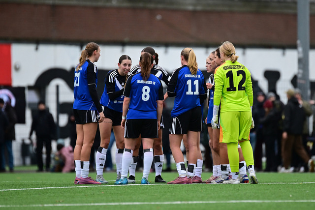 Fußball I Frauen I Saison 2025-2026 I Regionalliga Nord I 10. Spieltag I FC St. Pauli - Hamburger SV U20 I 12306 | Der Sportfotograf. - Realisiert mit Pictrs.com