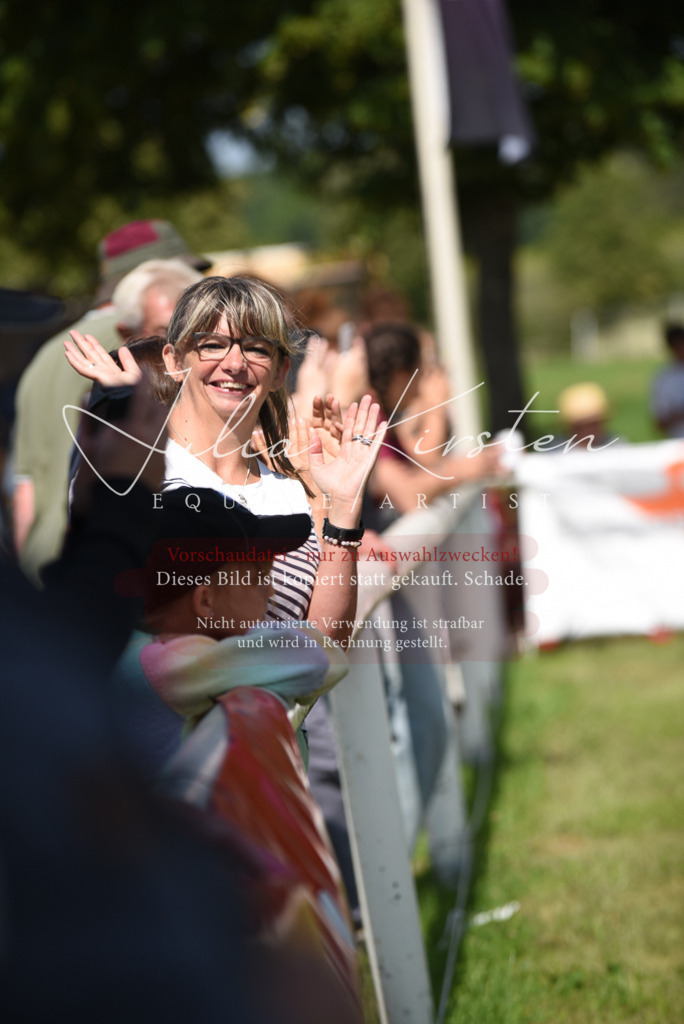 DSC_0132 | Pferde- und Turnierfotografie in Westsachsen. Pferdeportraits, Auftragszeichnungen und intuitive Kunst.