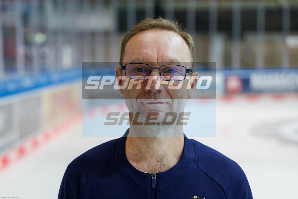 Iserlohn Roosters Teamshooting | Dr. Stefan Esenwein - Realisiert mit Pictrs.com