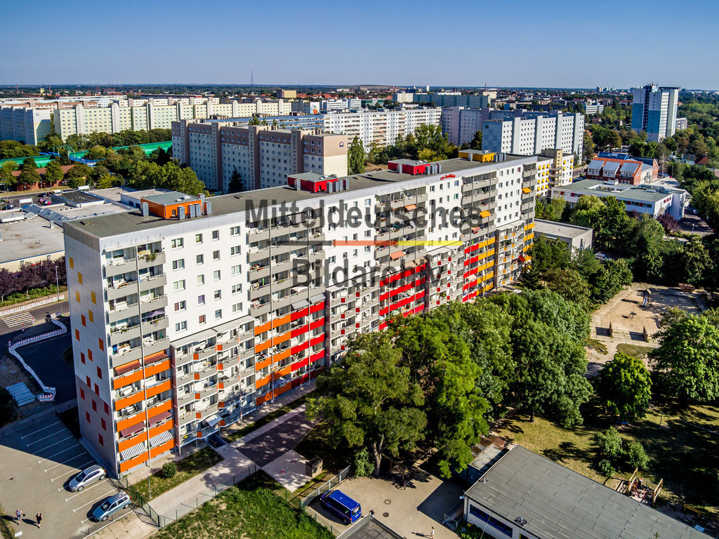 Stadtfelder Hans-Eisler-Platz-0062 | Hans-Eisler-Platz 3 - Realisiert mit Pictrs.com