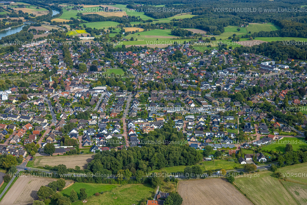 Huenxe250904474 | Luftbild, Wohngebiet Ortsansicht Hünxe Gesamtansicht mit Fernsicht, Hünxe, Ruhrgebiet, Nordrhein-Westfalen, Deutschland