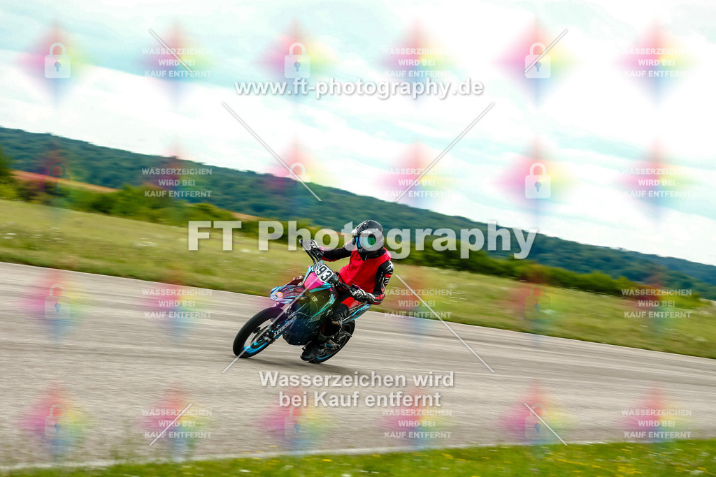 Chambley Juli-3317 | Hier findet Ihr Bilder von Touristenfahrten auf der Nürburgring Nordschleife oder von anderen Veranstaltungen die ich besucht habe. Viel Spass beim Durch Schauen 