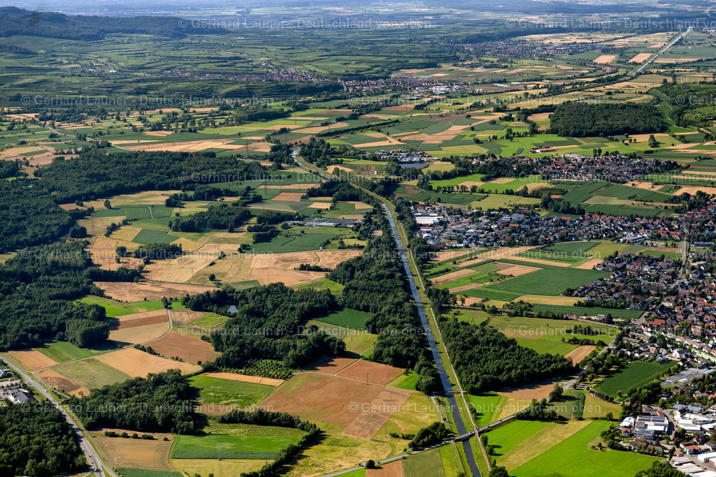 4034085 | MARCH 30.06.2020 Strukturen auf landwirtschaftlichen Feldern  in March im Bundesland Baden-Württemberg, Deutschland // Structures on agricultural fields  in March in the state Baden-Wuerttemberg, Germany Foto: Gerhard Launer