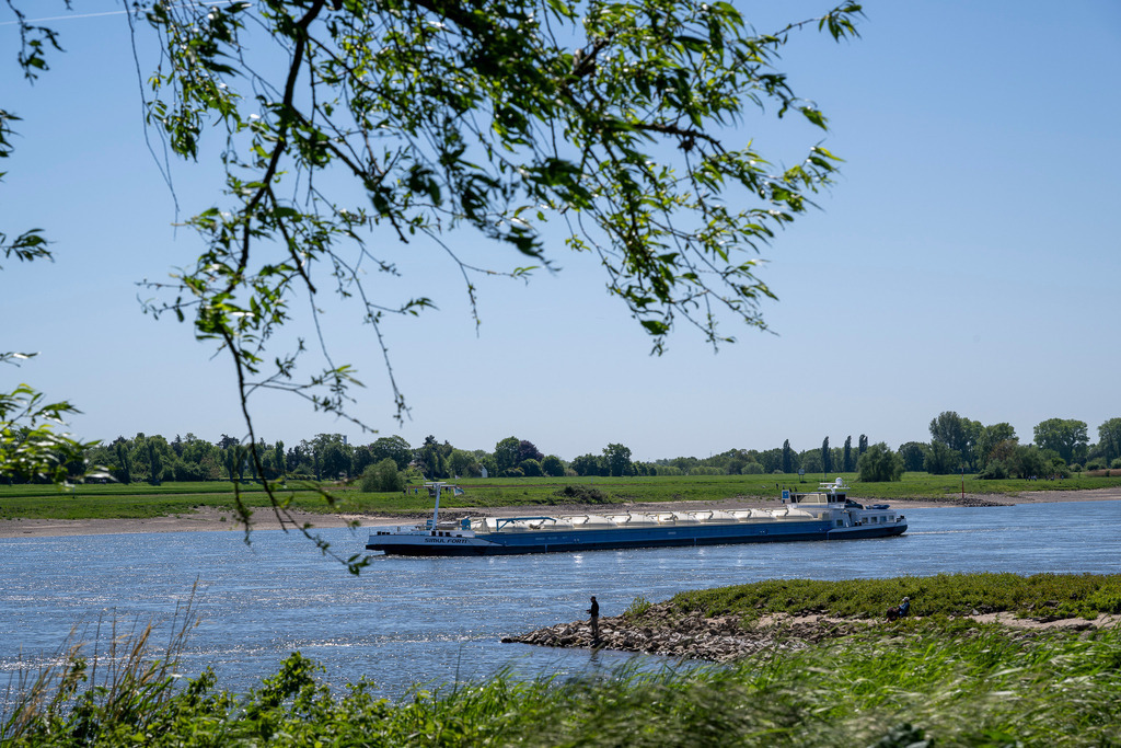 260501_Rhein_8093_mr | Entdecke exklusive Fotografie im muebri Shop: Stimmungsvolle Motive  Naturaufnahmen und mehr. Jetzt hochwertige Wandbilder und Fotoabzüge online kaufen! - Realisiert mit Pictrs.com