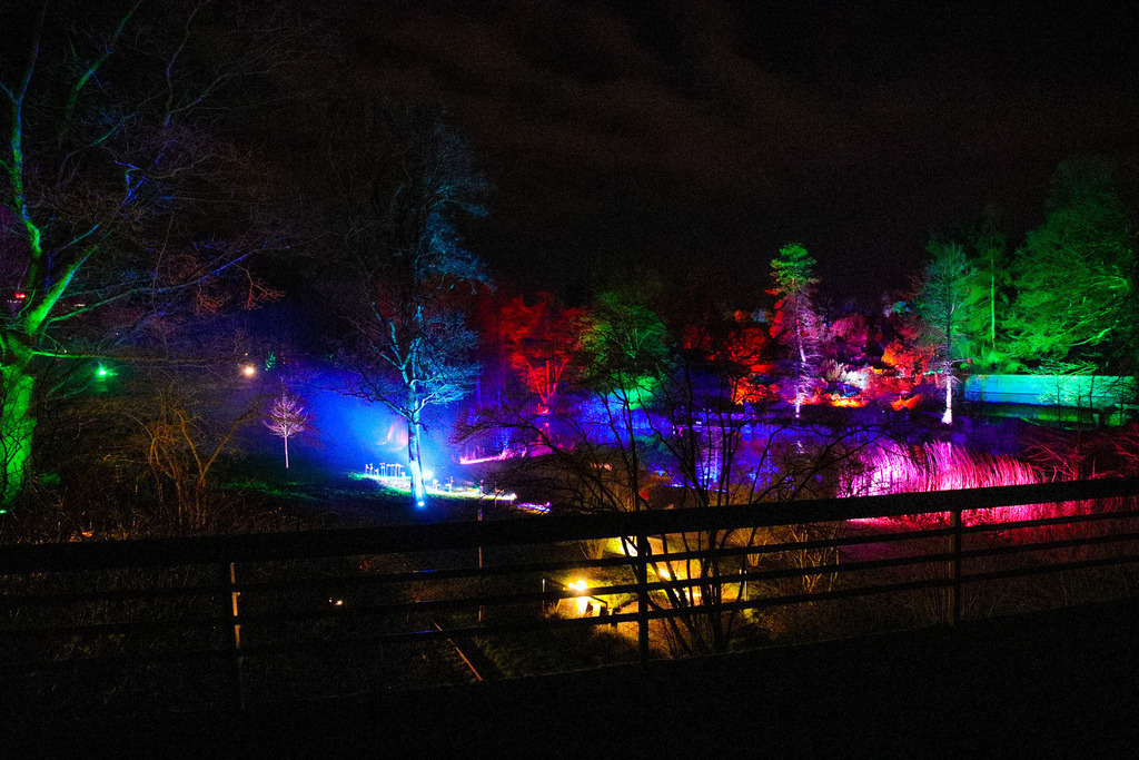 Parkleuchten_GrugaEssen24_21 | Bildergalerie von Sport-Ereignissen aber auch von weiteren spannenden Dingen - nicht nur vom Niederrhein. In Anlehnung an den bekannten Spruch von Hanns Dieter Hüsch heißt das Motto: "Niederrhein ist überall".  - Realisiert mit Pictrs.com