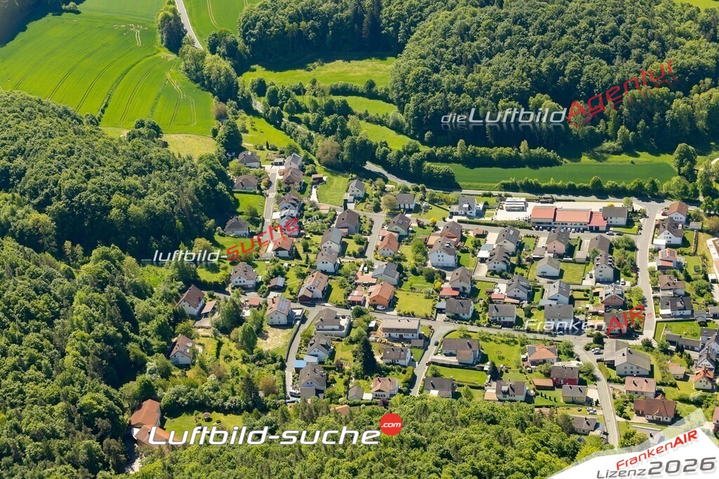Luftaufnahme von Königstein Vs Google Maps- Die Luftaufnahme wurde 2025 vom UL-Flugzeug heraus erstellt ( keine Drohne ) - Hochauflösende Luftaufnahme - für professionelle Ausdrucke geeignet. Die Geschenkidee !Mit Lizenz und Bildrechte bestellbar