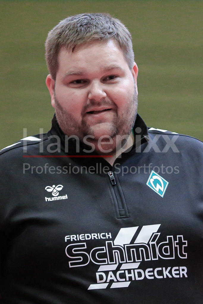 Handball, 2. Bundesliga Frauen, Training SV Werder Bremen | v.li.: Timm Dietrich (Trainer, Cheftrainer, SV Werder Bremen), Portrait, Nahaufnahme, Einzelfoto, Einzelbild