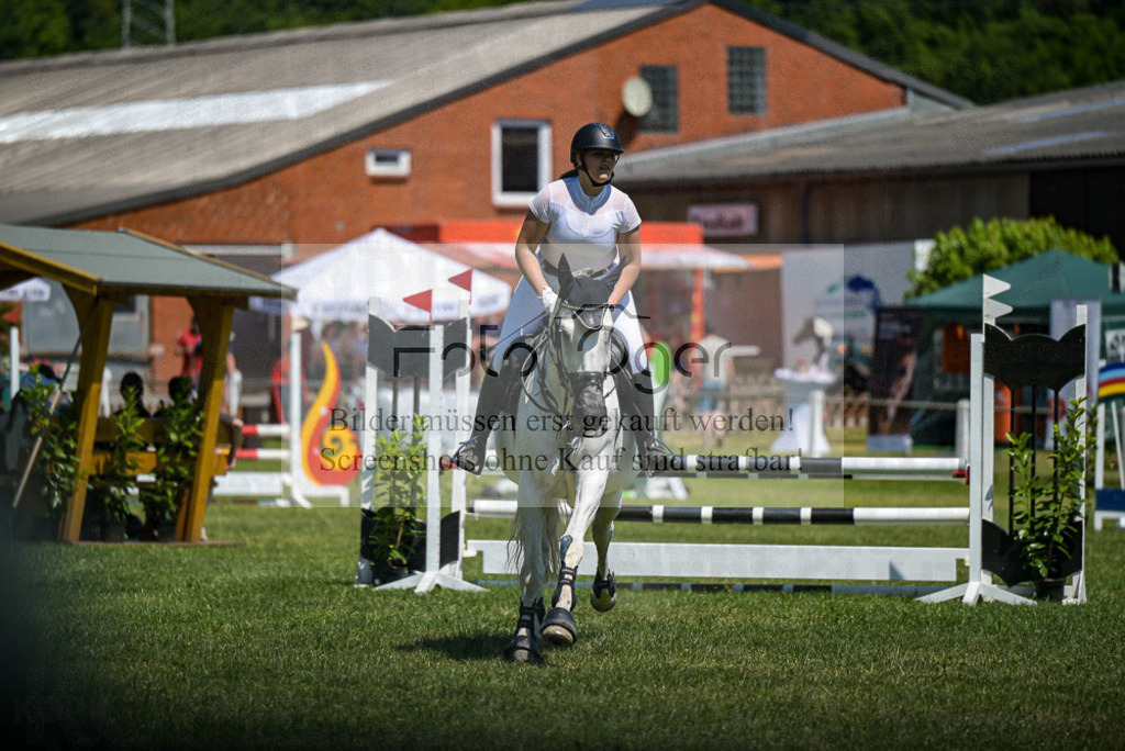 Reitturnier Voxtrup | Entdecke hochwertige Reitturnierfotos von Foto Oger. Professionell, emotional und authentisch – jetzt Lieblingsmomente im Shop bestellen.Deutschlandweite Turnierfotografie. - Realisiert mit Pictrs.com