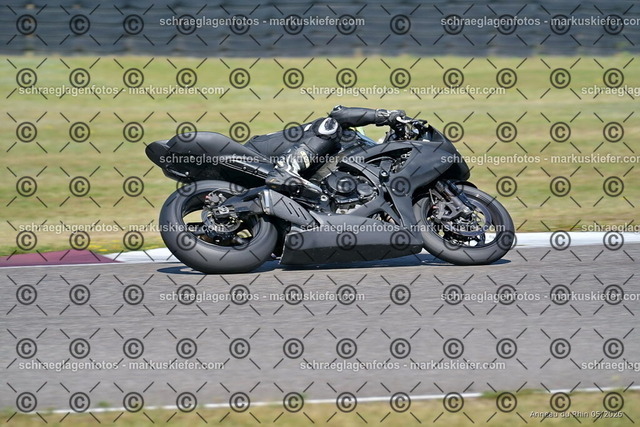 26BT02-0188 | markuskiefer.com - Realisiert mit Pictrs.com