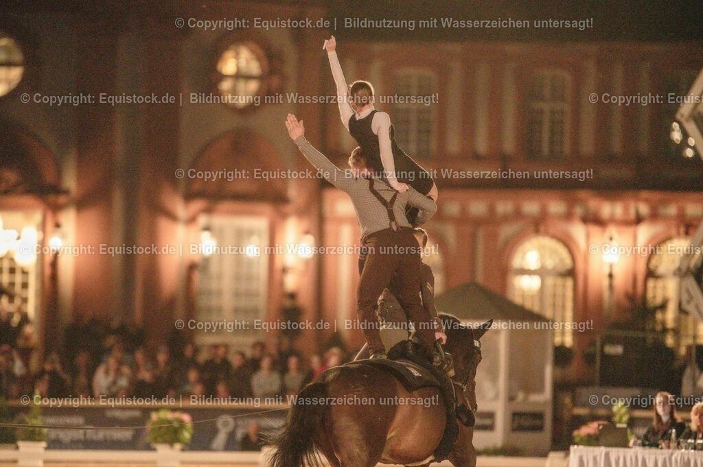 20230527_Voltigieren_NASPA_Flutlicht_1227 | equistock