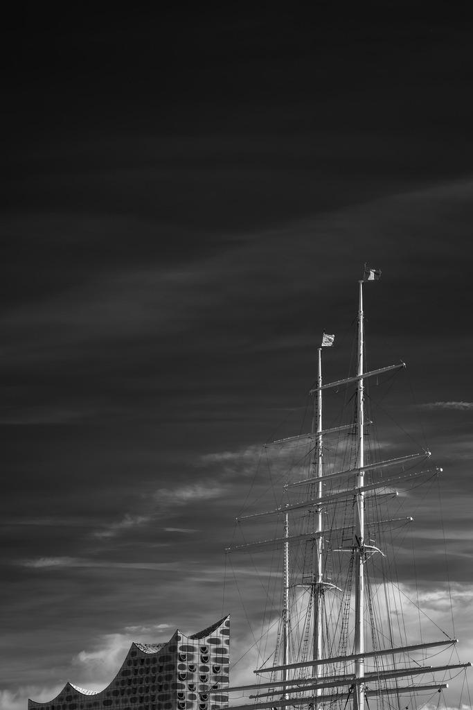 2025_09_25_HH-LANDUNGSBRUECKEN+ALTER ELBTUNNEL_MCP3052 sw | Hochwertig gedruckte Fotografien für die Wand, als Kalender und zum Verschenken. Hamburg & Norddeutschland und überall wo ich mit der Kamera unterwegs war.