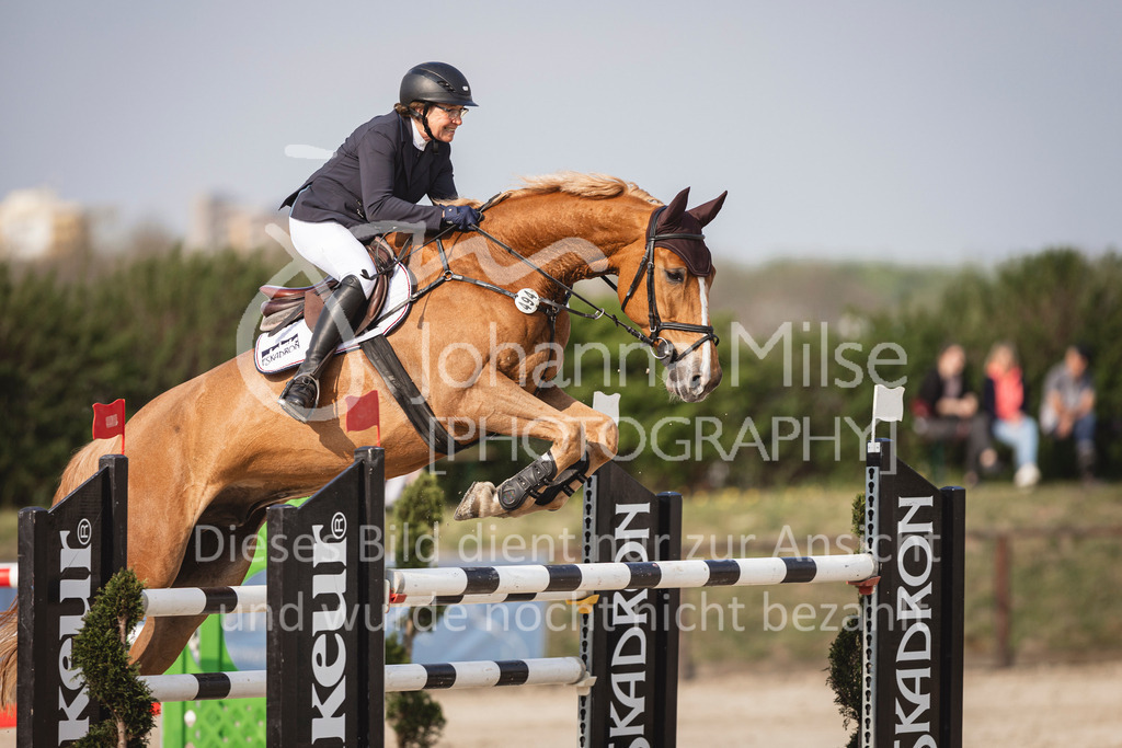 250416_M2-Springen-469 | Deine schönsten Turniermomente als professionelle Fotos! Entdecke hochwertige Pferdesport-Fotografie im Online-Shop. Jetzt Fotos finden & bestellen!