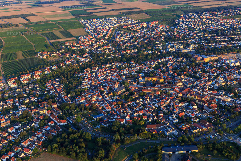 Luftbild: Ortsübersicht aus Nordwesten in Nieder-Olm im Bundesland Rheinland-Pfalz in Deutschland. Foto: IMG_094711.jpg vom 21.09.2016 durch Werner Riehm/FLY-FOTO.de