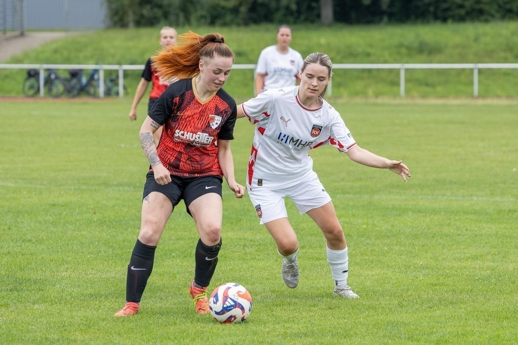 Fußball I FRAUEN I Saison 2025-2026 I Freundschaftsspiel I SGM Alfdorf-Mögglingen - 1FC Heidenheim 1846 I_250817_8770 | Fotopresso – Sportfotografie in Heidenheim & Umgebung. Professionelle Sportfotografie für unvergessliche Momente. Dynamische Action-Shots, emotionale Szenen & hochwertige Bilder. - Realisiert mit Pictrs.com