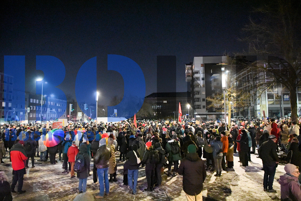 Weihnachtssingen im Stadion | {headline}



(Foto: Christian Schnaubelt / BOND)

 - Realisiert mit Pictrs.com