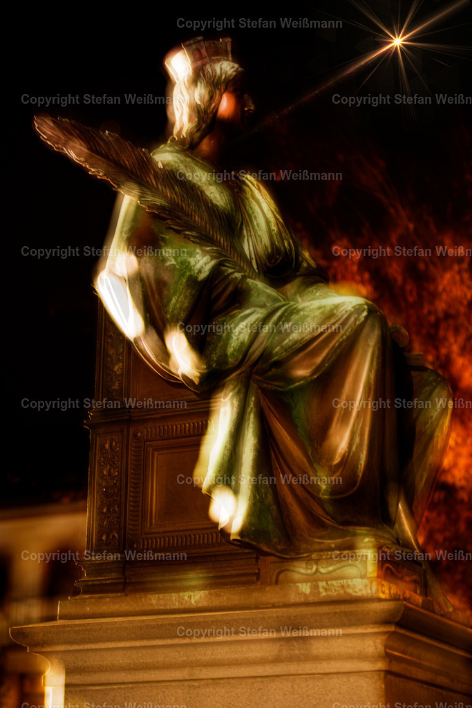 Worms Lutherdenkmal bei Nacht | Worms Lutherdenkmal bei Nacht - Realisiert mit Pictrs.com