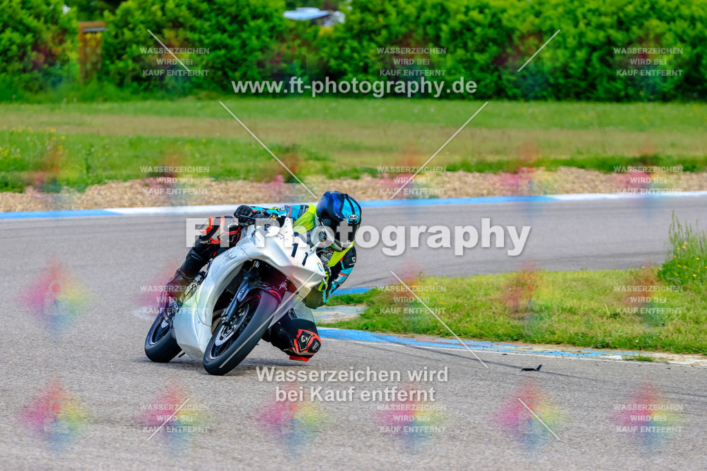 MotoTeam-9057 | Hier findet Ihr Bilder von Touristenfahrten auf der Nürburgring Nordschleife oder von anderen Veranstaltungen die ich besucht habe. Viel Spass beim Durch Schauen 