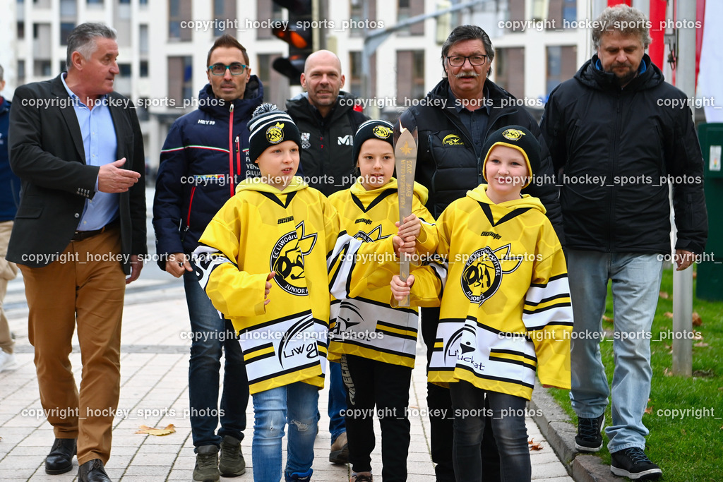 European Youth Olympic Festival EYOF 2023 Pressekonferenz | Giuseppe Mion, Stefano Mazzolini, ÖSTERREICHISCHES OLYMPISCHES COMITÉ Christoph Sieber, Olympisches Feuer, Obmann EC Hornets Spittal Ludwig Zauchner, Jugendspieler EC Hornets Spittal, Präsident EC Hornets Spittal Wolfgang Lindner