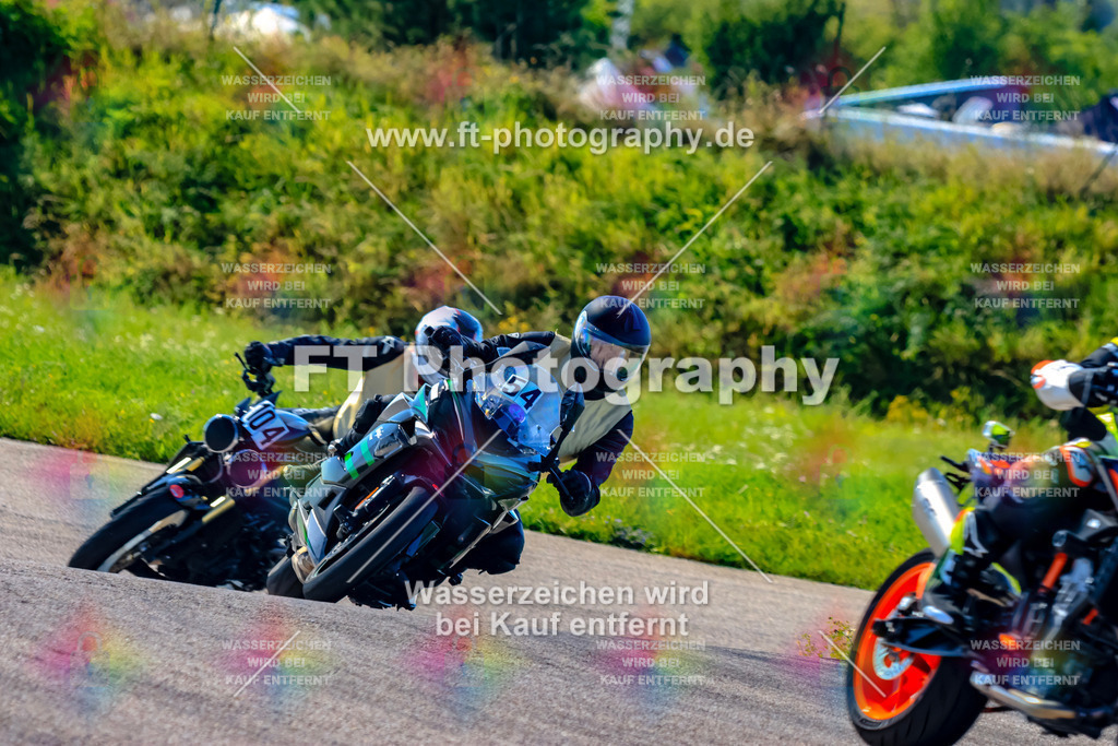 054-2402 | Hier findet Ihr Bilder von Touristenfahrten auf der Nürburgring Nordschleife oder von anderen Veranstaltungen die ich besucht habe. Viel Spass beim Durch Schauen 