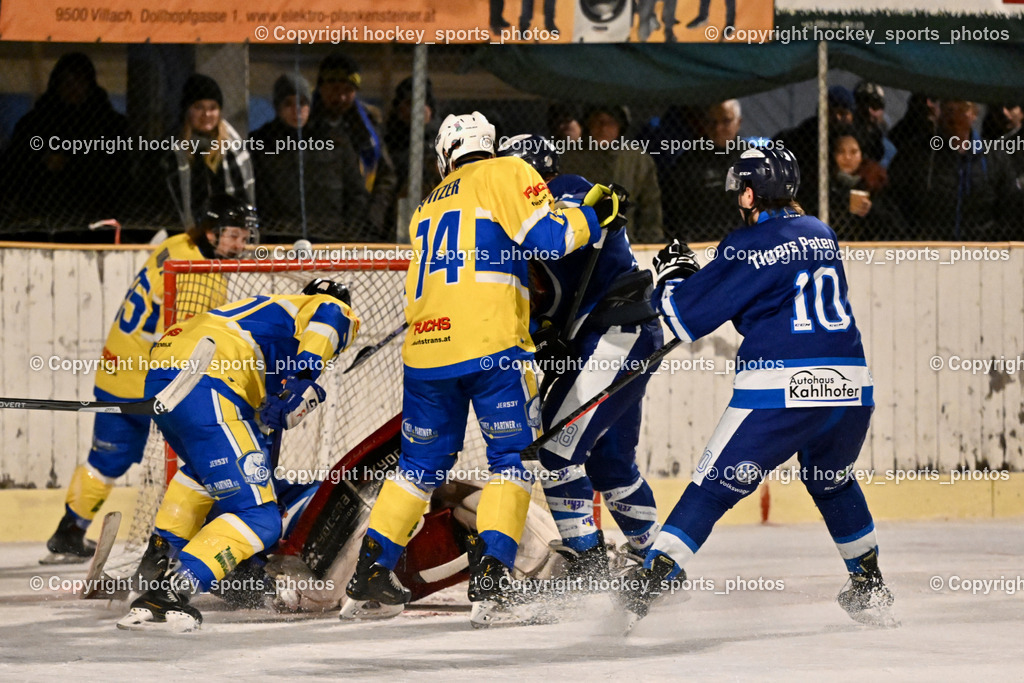 ELV Zauchen vs. EC Tigers Paternion  | #74 Spitzer Patrick ELV Zauchen, #10 Ortner Philipp EC Tigers Paternion, #32 Fertani Karim ELV Zauchę, ELV Zauchen vs. EC Tigers Paternion , ELV Zauchen vs. EC Tigers Paternion  am 02.01.2025 in Eisoval Zauchen (Stadthalle Villach), Austria, (Photo by Bernd Stefan)