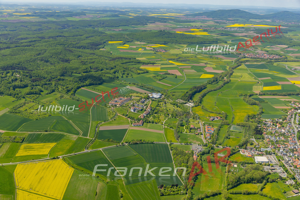 Aktuelles Luftbild von Therme Bad Rodach - Die Luftaufnahme wurde 2022 mittels UL-Flugzeug erstellt ( keine Drohne ) - hochauflösende Kamera-Systeme von  Canon -Beste Qualität - Für grossformatige Ausdrucke geeignet. Die Geschenkidee !
