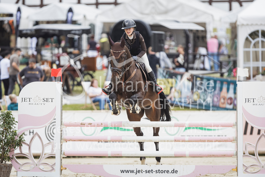 250710_BHO_Stil-L-1-171 | Deine schönsten Turniermomente als professionelle Fotos! Entdecke hochwertige Pferdesport-Fotografie im Online-Shop. Jetzt Fotos finden & bestellen!