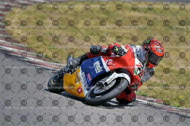 25bt04-1027 | markuskiefer.com - Realisiert mit Pictrs.com