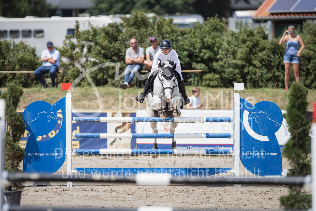 230624_PfSpTa_M2-Spr-921 | Deine schönsten Turniermomente als professionelle Fotos! Entdecke hochwertige Pferdesport-Fotografie im Online-Shop. Jetzt Fotos finden & bestellen!