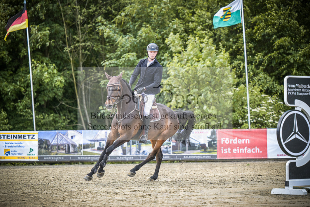DOS_0305 | Entdecke hochwertige Reitturnierfotos von Foto Oger. Professionell, emotional und authentisch – jetzt Lieblingsmomente im Shop bestellen. - Realisiert mit Pictrs.com